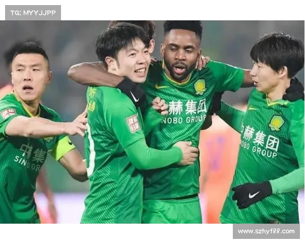 国安旧将河大成赛后谢场致敬球迷 成都蓉城助教情义满满回顾往事 国安旧将河大成赛后谢场致敬球迷 成都蓉城助教情义满满回顾往事